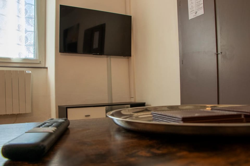 Communal lounge/ TV room, TV and multimedia, Living room, Seating area