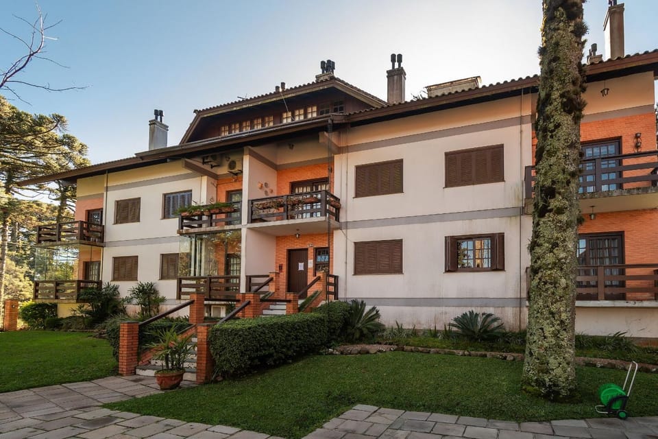 Rosa Edifício Morada do Lago Apartment in Gramado