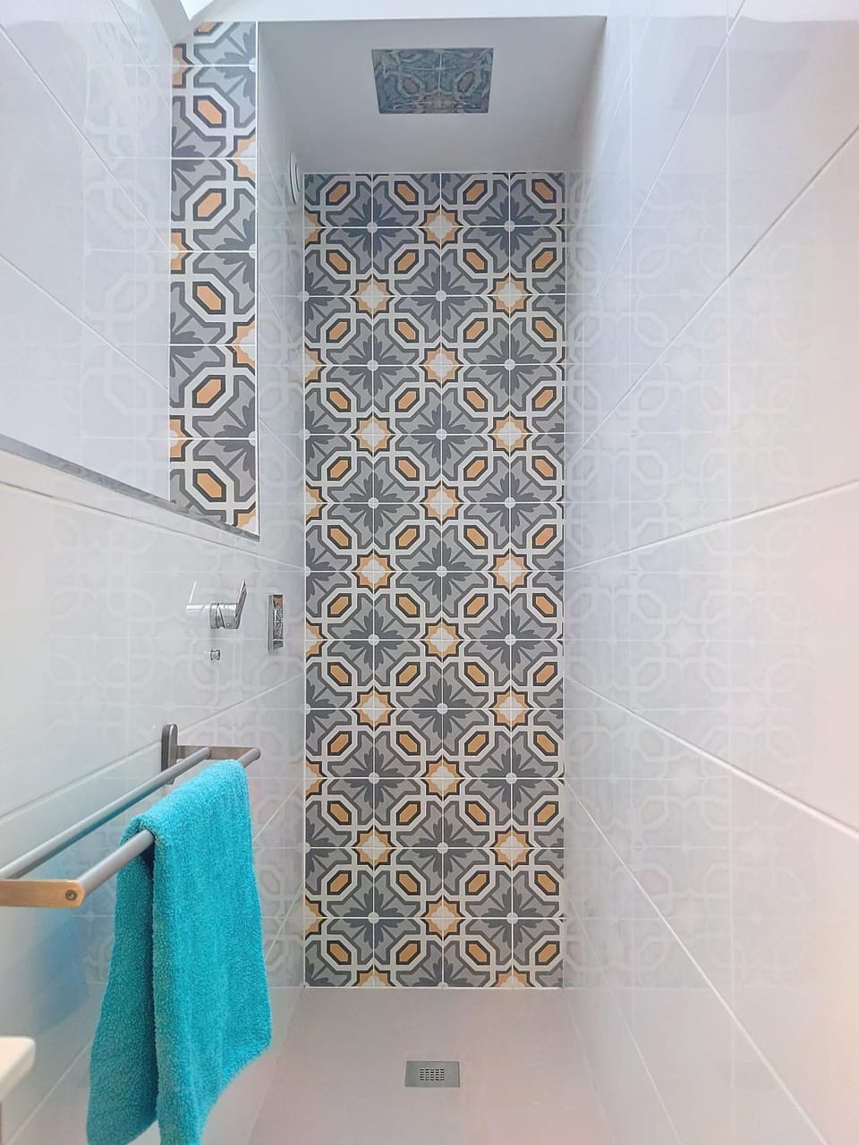Shower, Bathroom, towels