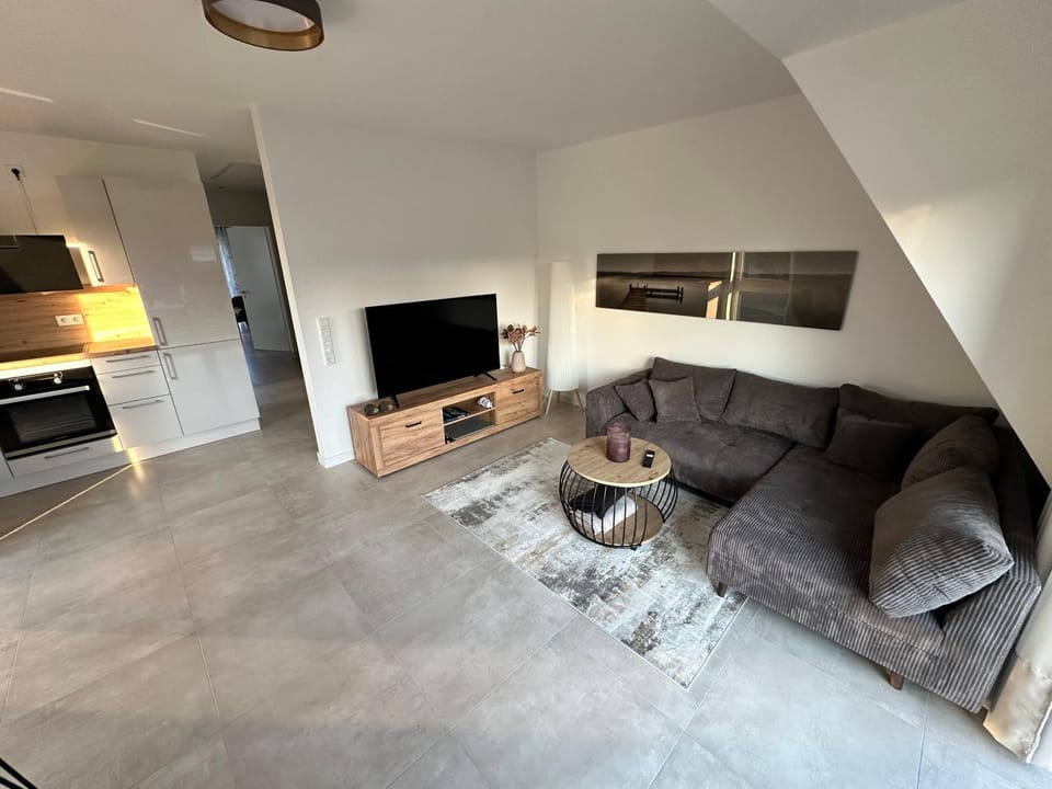 Communal lounge/ TV room, TV and multimedia, Kitchen or kitchenette, Living room, Seating area, Evening entertainment