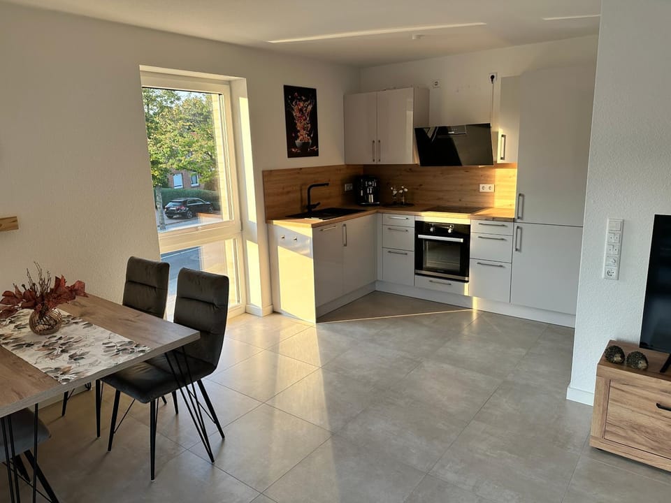 Kitchen or kitchenette, Dining area, dishwasher, oven, stove, toaster
