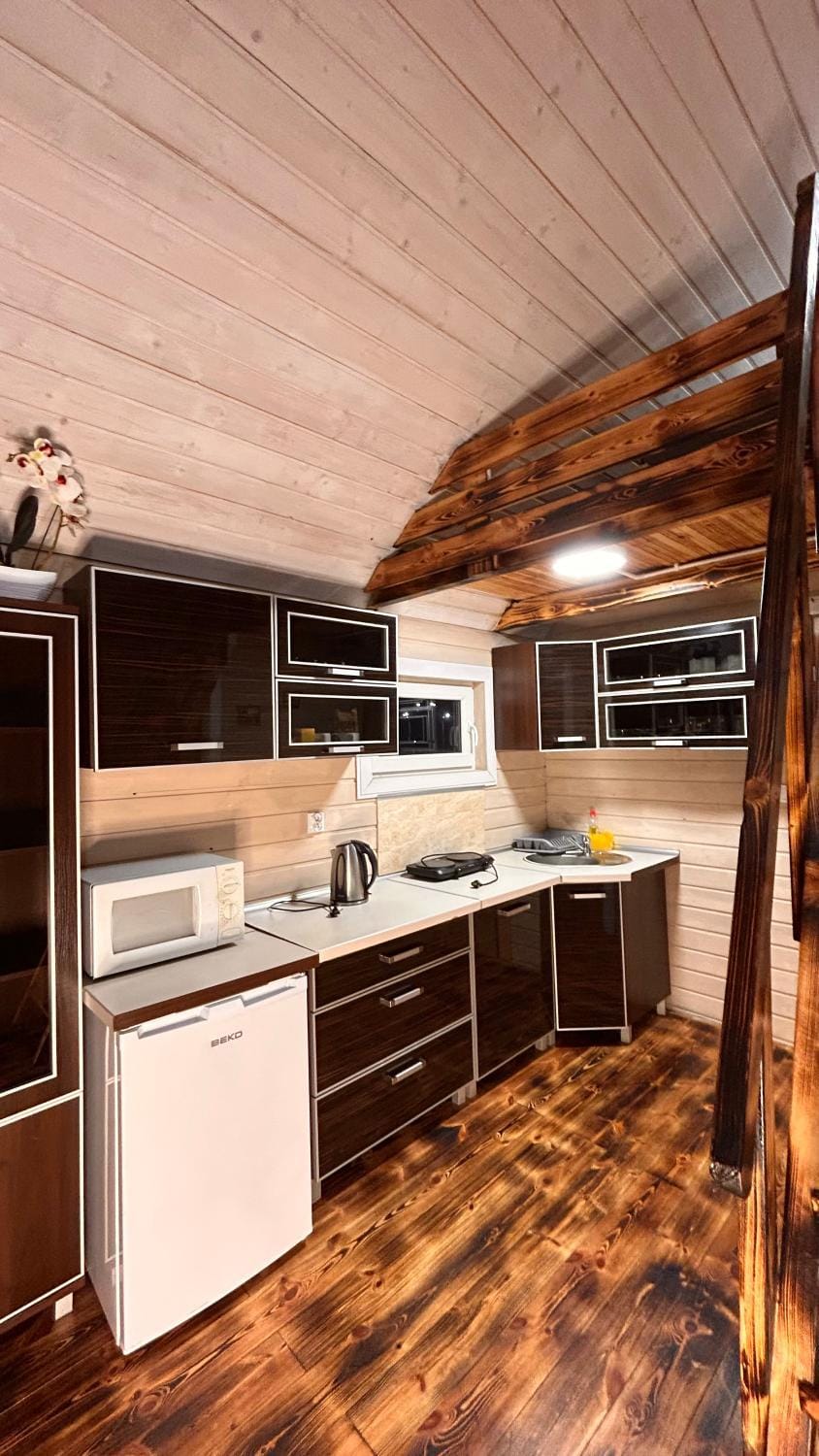 Kitchen or kitchenette, pet friendly, stove