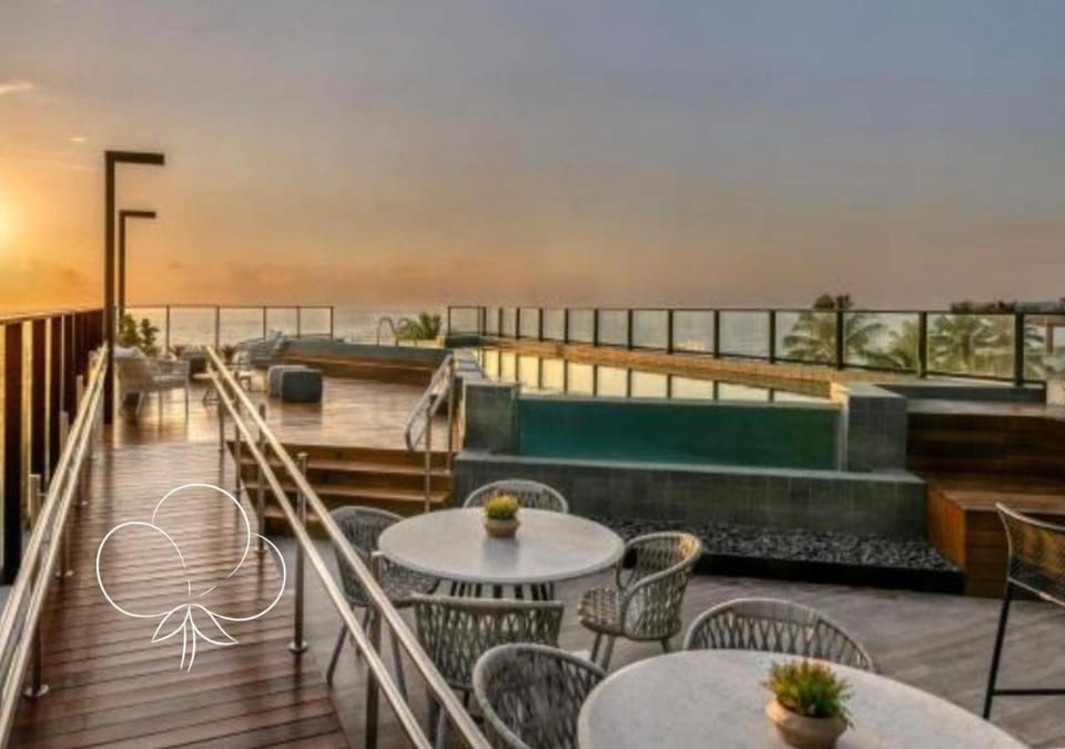 Day, Natural landscape, View (from property/room), Beach, Beach, Pool view, Sea view, Swimming pool