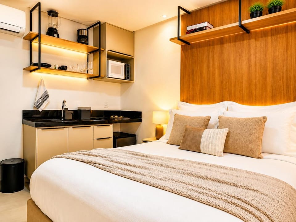 Kitchen or kitchenette, Bedroom