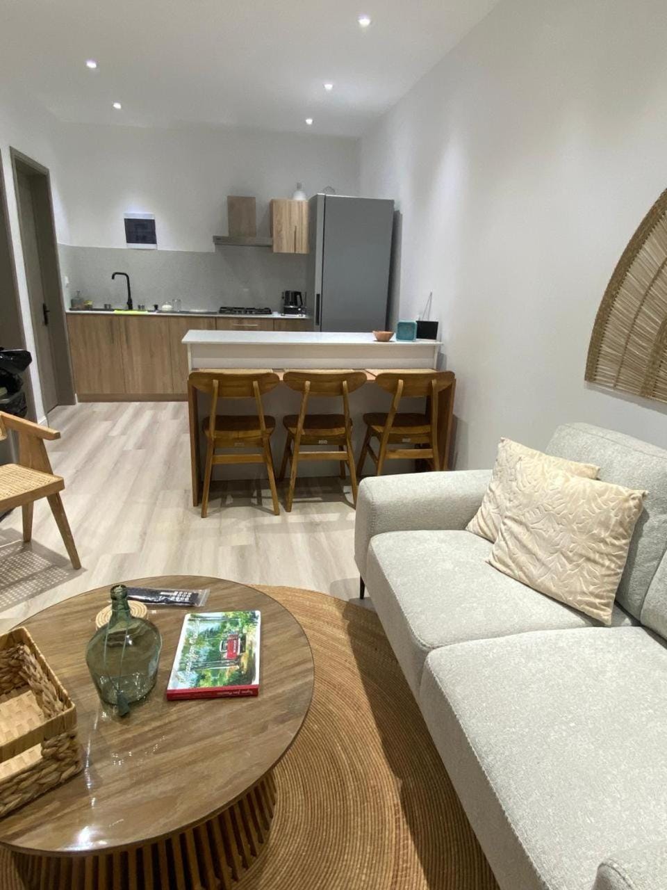 Kitchen or kitchenette, Living room, Dining area, oven, stove