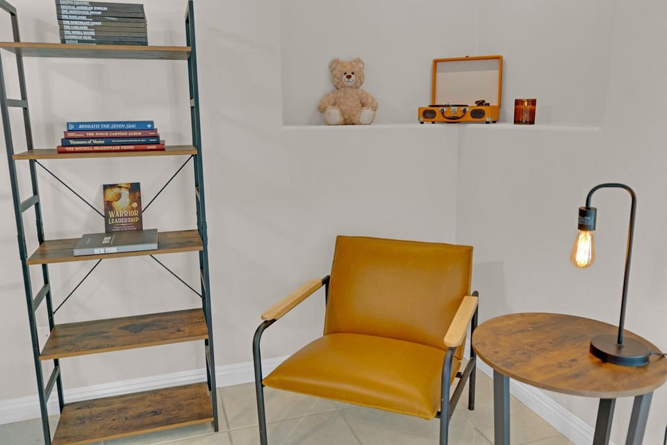 Library, Seating area