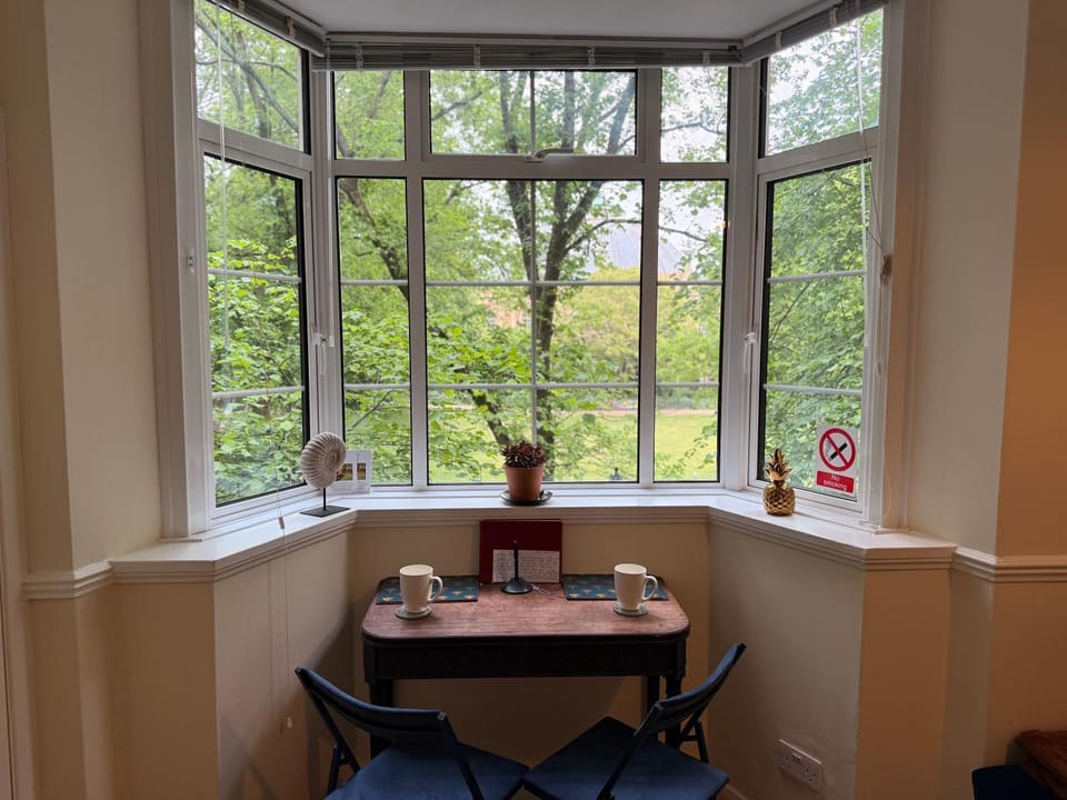 Royal Pavilion Garden Apartment with Parking Apartment in Brighton