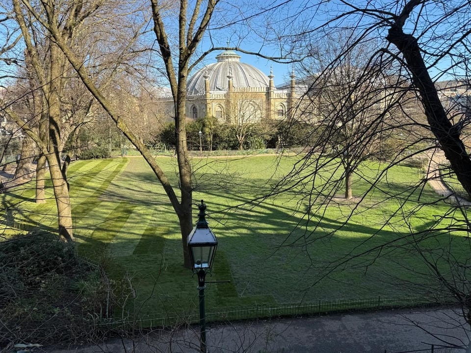 Royal Pavilion Garden Apartment with Parking Apartment in Brighton