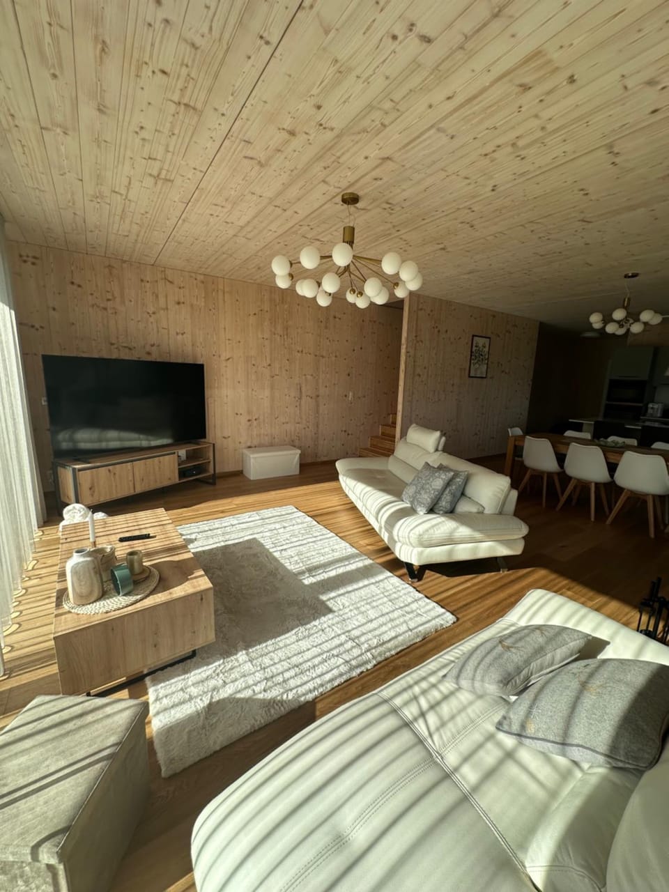 TV and multimedia, Living room, Seating area, furniture