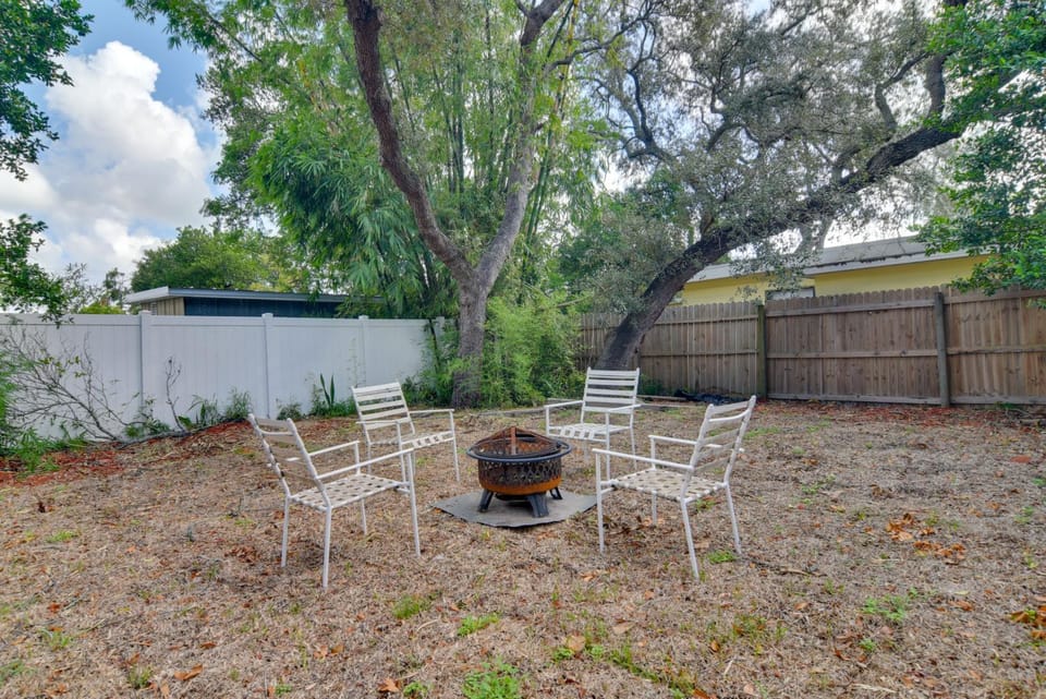 4 Mi to Dtwn: Pet-Friendly Tampa Retreat House in Tampa