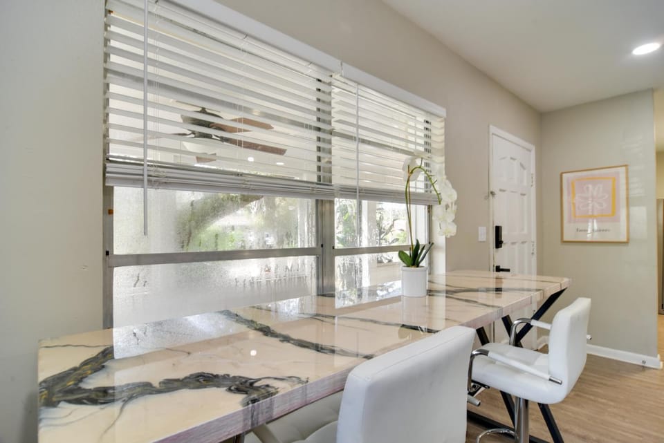4 Mi to Dtwn: Pet-Friendly Tampa Retreat House in Tampa