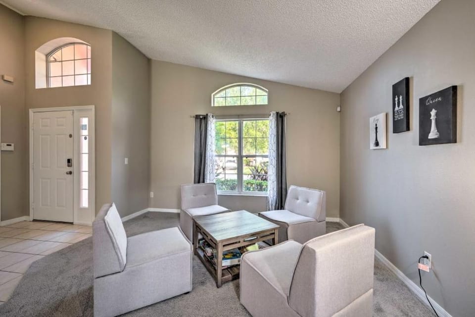 Serene Getaway Near Disney House in Kissimmee