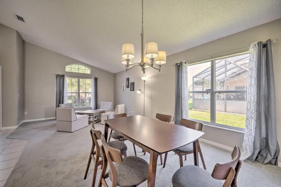 Serene Getaway Near Disney House in Kissimmee