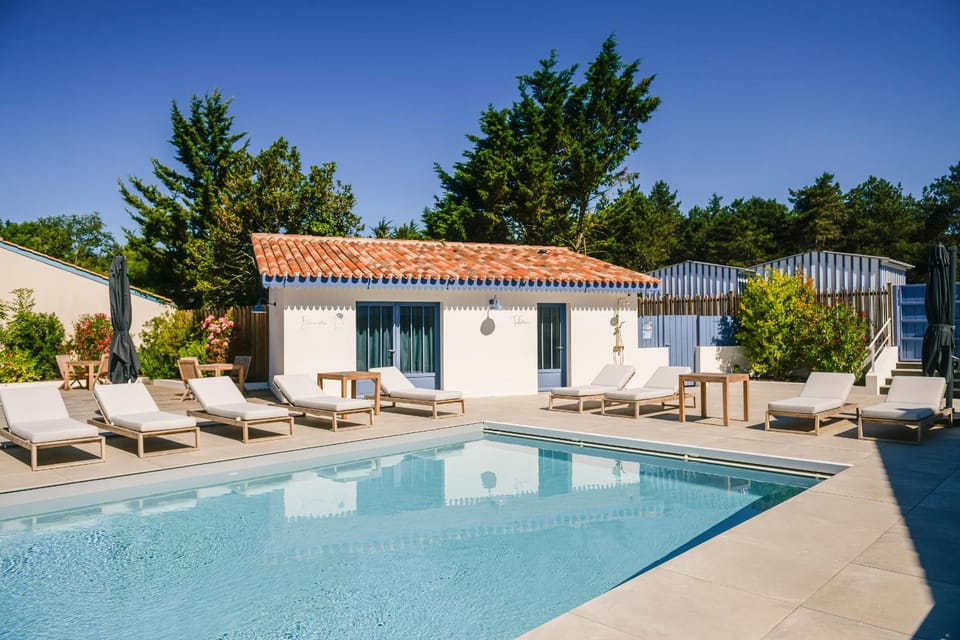 Swimming pool, Swimming pool