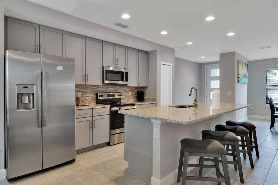 Spectacular! Townhome 9 Miles to Disney World! House in Kissimmee