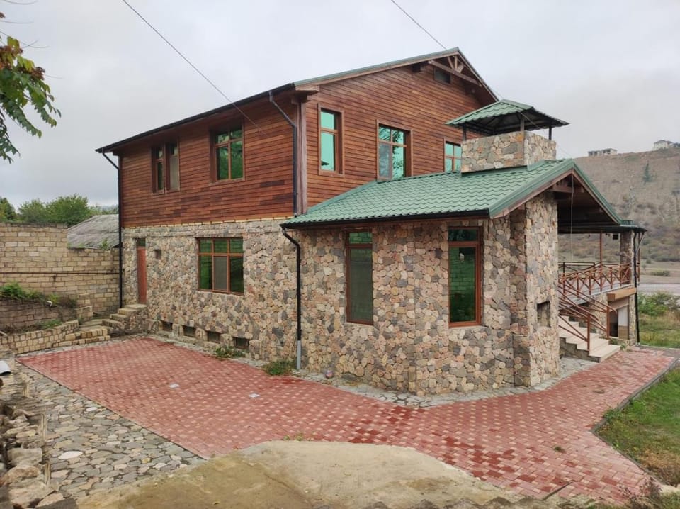 Property building, Day