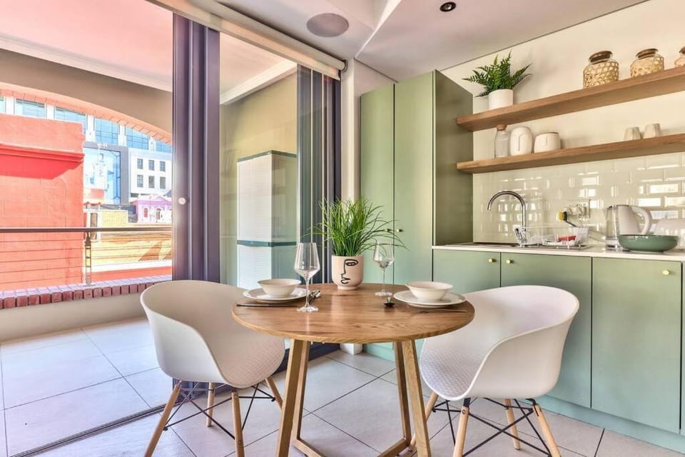 The Rockwell Apt in DeWaterkant next to Waterfront Apartment in Cape Town
