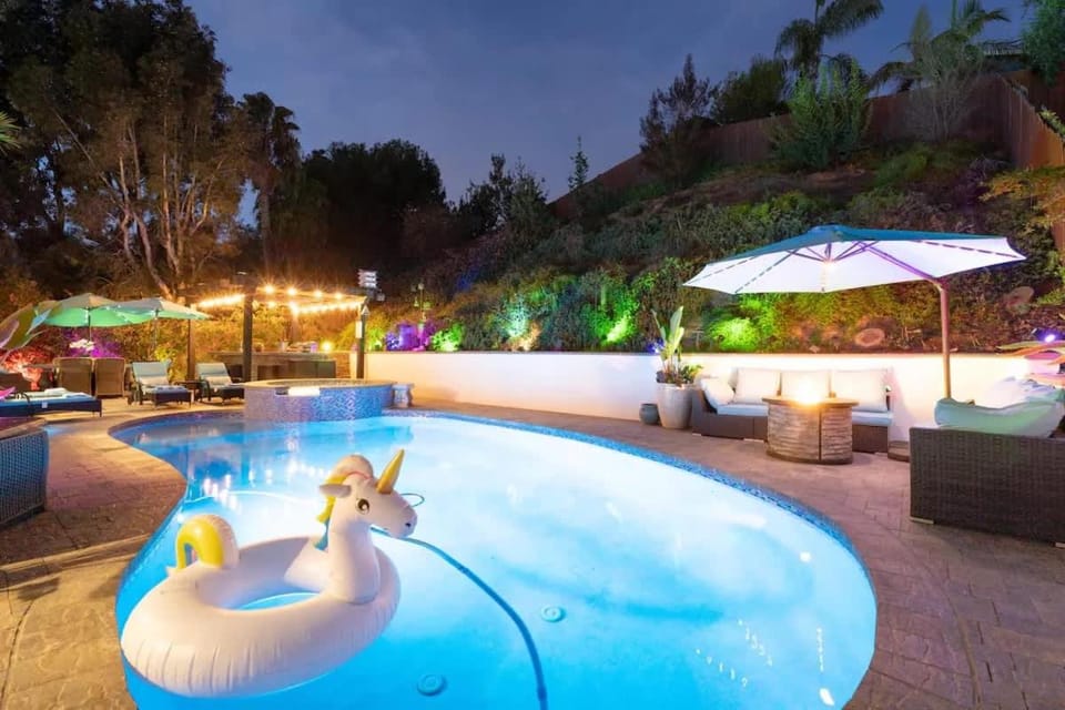 Luxurious Family 5 Bedroom Getaway House in Pacific Beach