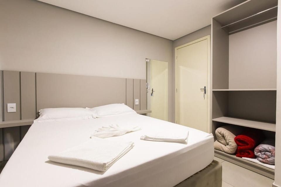 Lou Suítes 6 - Business perto do aeroporto Apartment in State of Paraná