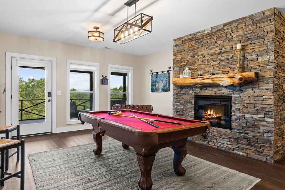 Mtn View & Game Room in Morganton: Spacious Cabin! Cabin in Union County
