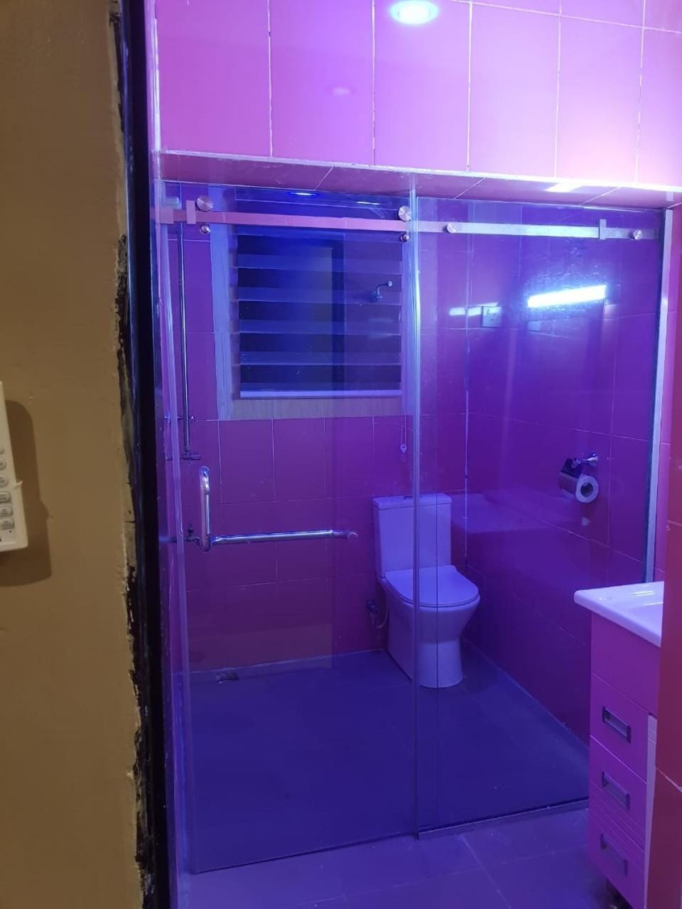 Shower, Toilet, Bathroom