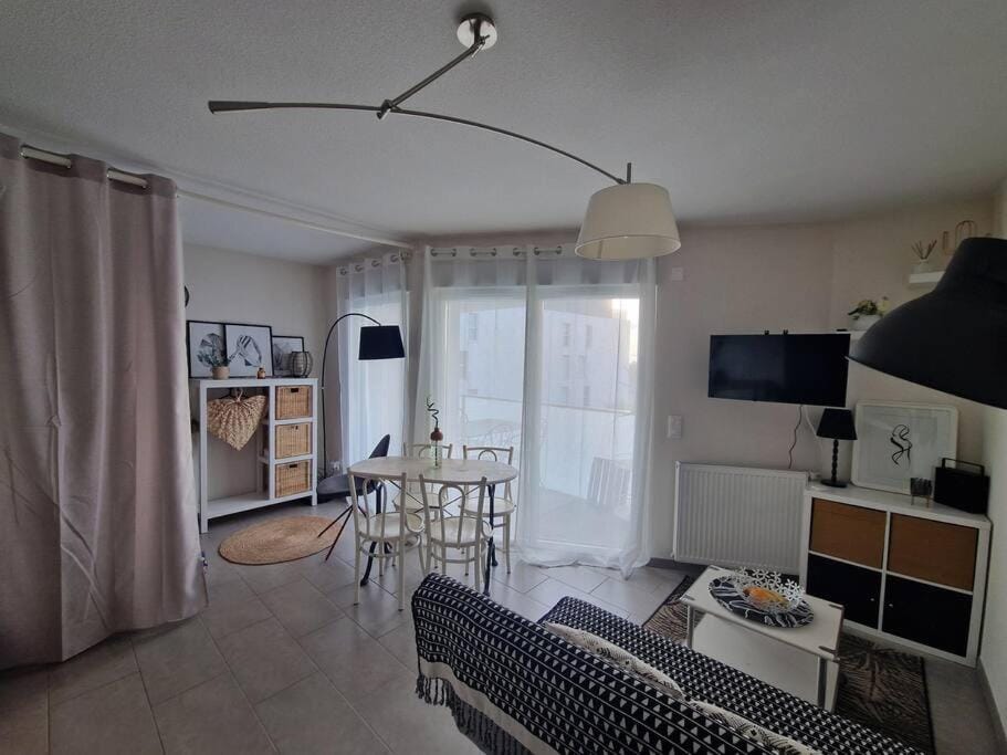 Ambre Appart-Wifi-Terrasse-Parking-Terrasse-2 couchages Apartment in La Rochelle