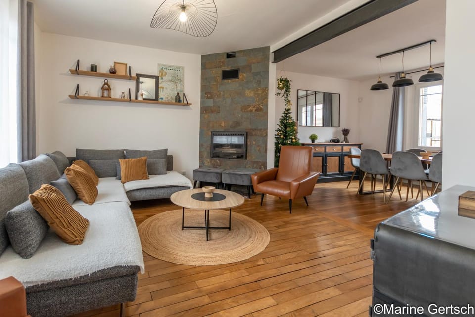 TV and multimedia, Living room, Seating area