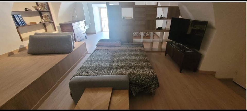 La finestra su Popoli Terme Apartment in Abruzzo