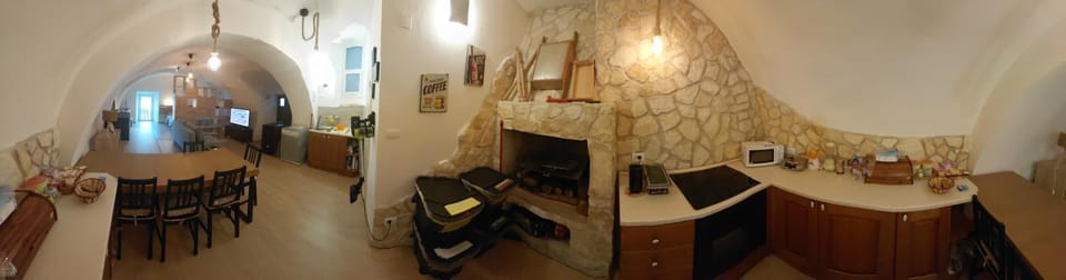 La finestra su Popoli Terme Apartment in Abruzzo