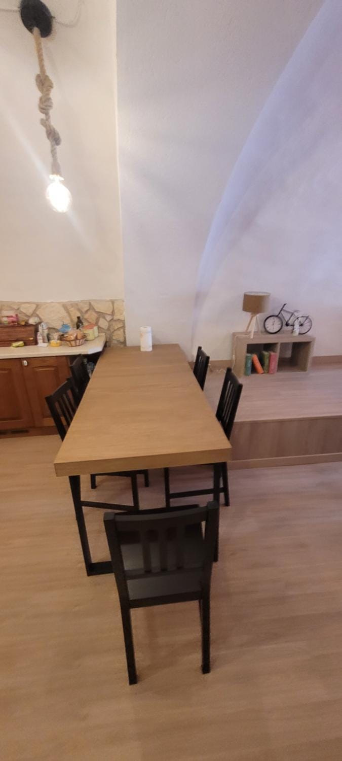 La finestra su Popoli Terme Apartment in Abruzzo