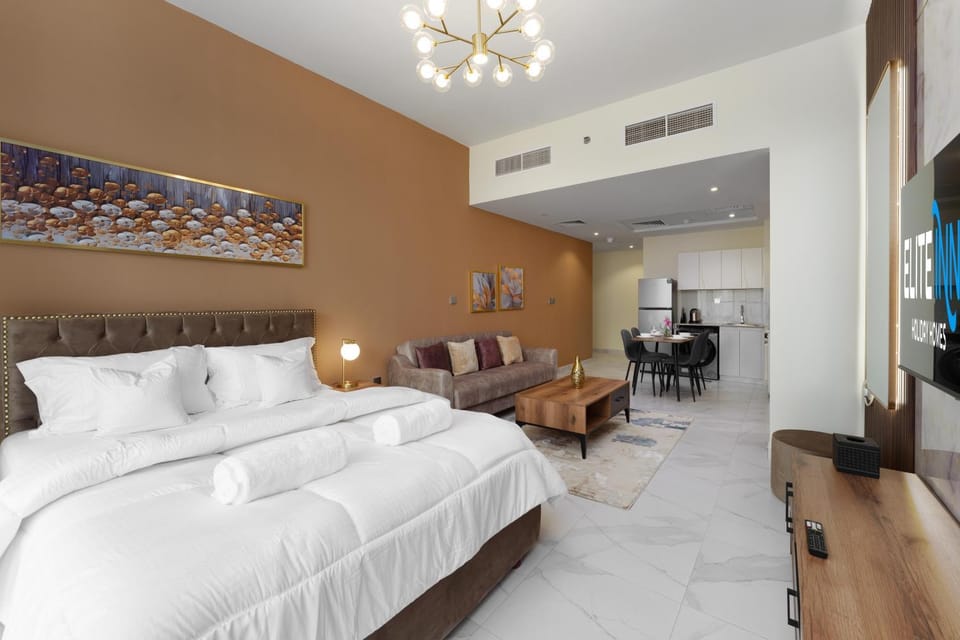 Business Bay Gem , Burj Khalifa View Apartment in Dubai