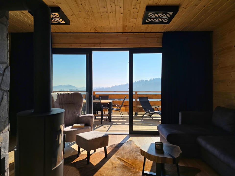 LK Mountain Residence domki i segmenty z prywatnym jacuzzi, sauną i widokami na góry i jezioro Apartment in Lesser Poland Voivodeship