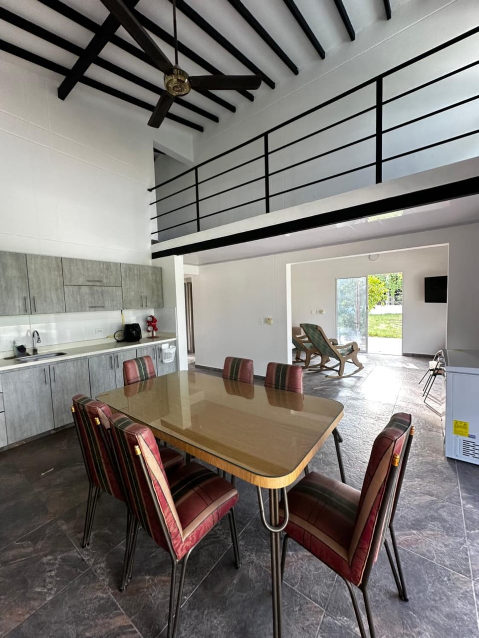 Seating area, Dining area, pet friendly, stove