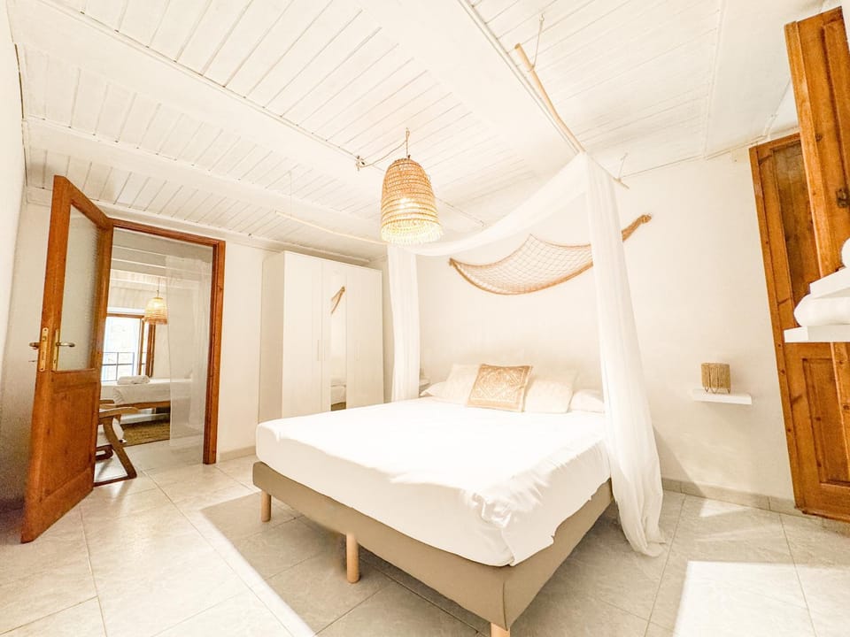 Kalma - at the picturesque Via Stretta House in Cagliari