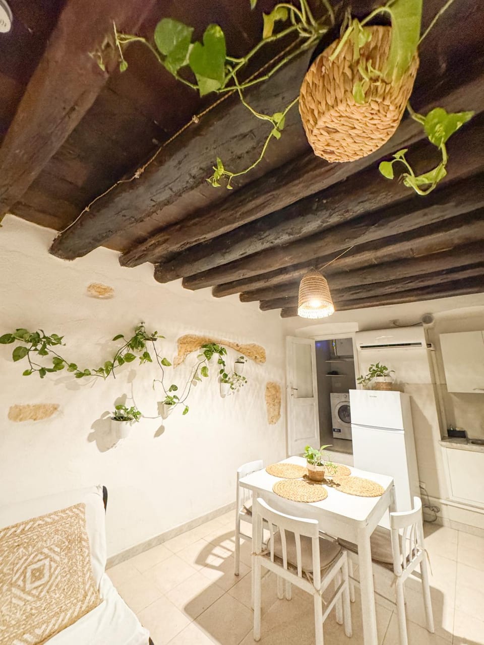 Kalma - at the picturesque Via Stretta House in Cagliari