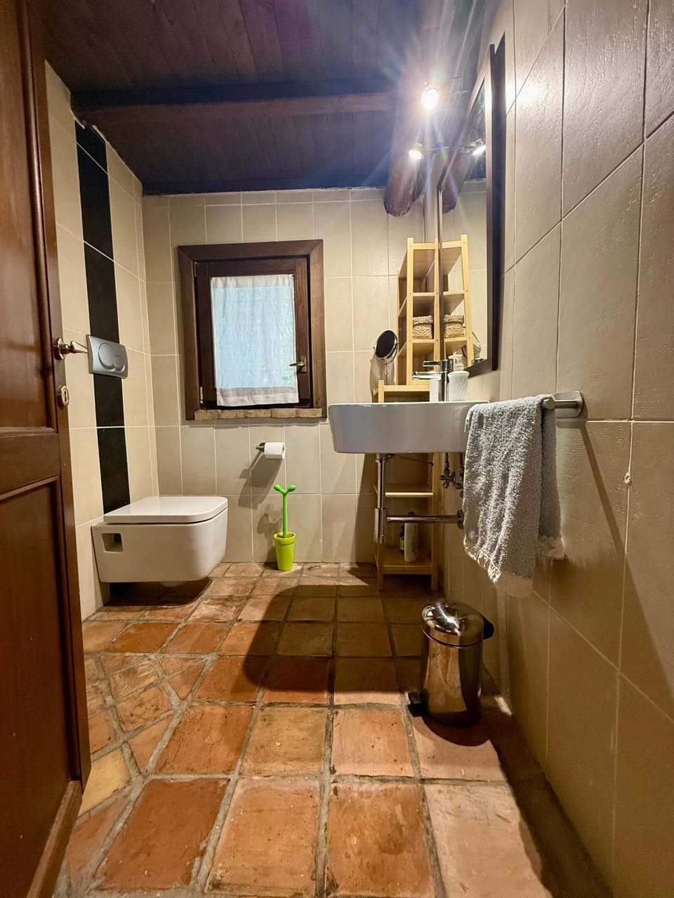 Bathroom, towels