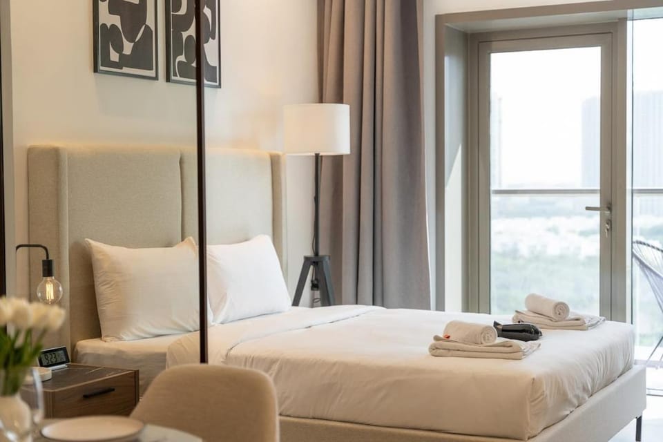 Free housekeeping visits during your stay - StayShort - Awesome Studio at Park View Tower in JVC with Skyline Views Apartment in Dubai