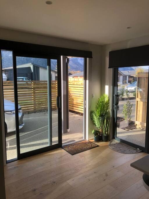 Incredible Views of the Remarks - New 2 Bed Townhouse House in Otago