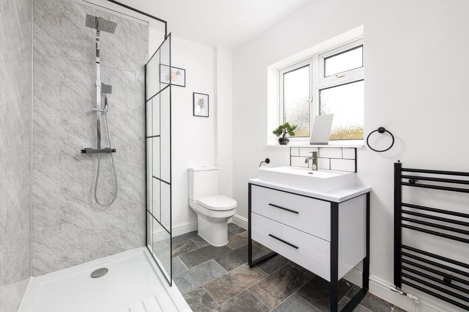 Toilet, Bathroom, towels