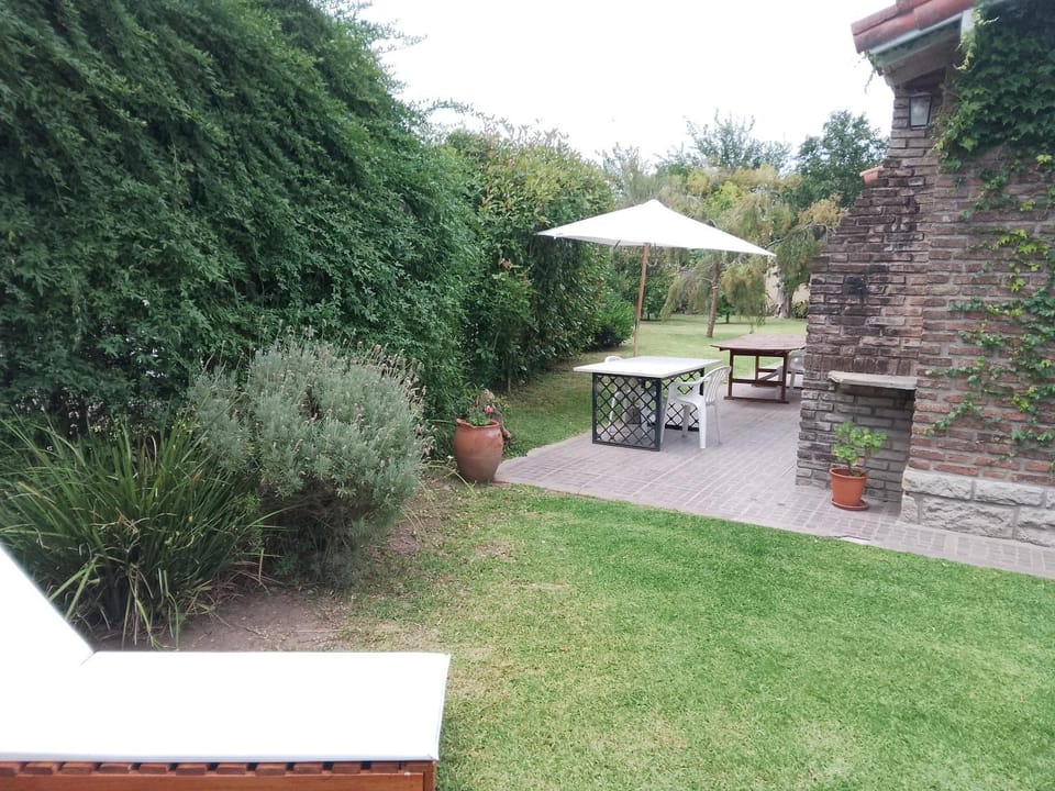 Casita de Capilla como Hotel House in Santa Fe Province, Argentina