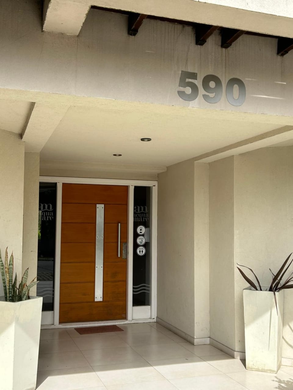 Facade/entrance