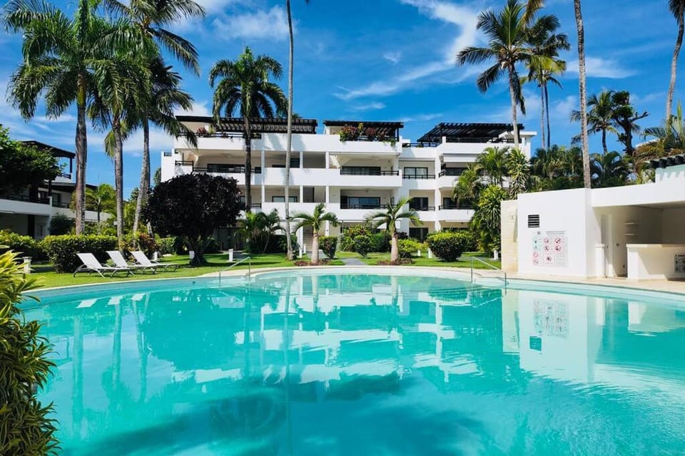 Property building, Pool view