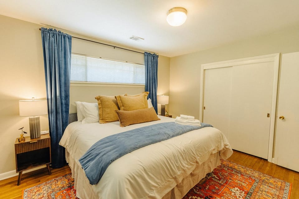 Photo of the whole room