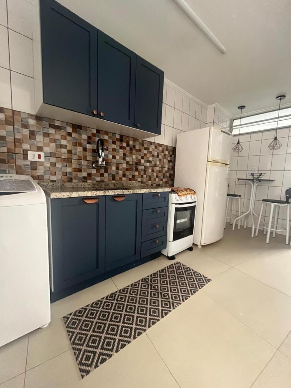 Apto Tombo Guarujá 2dorm 2wc e pé na areia com elevador e ar condicionado Apartment in State of São Paulo