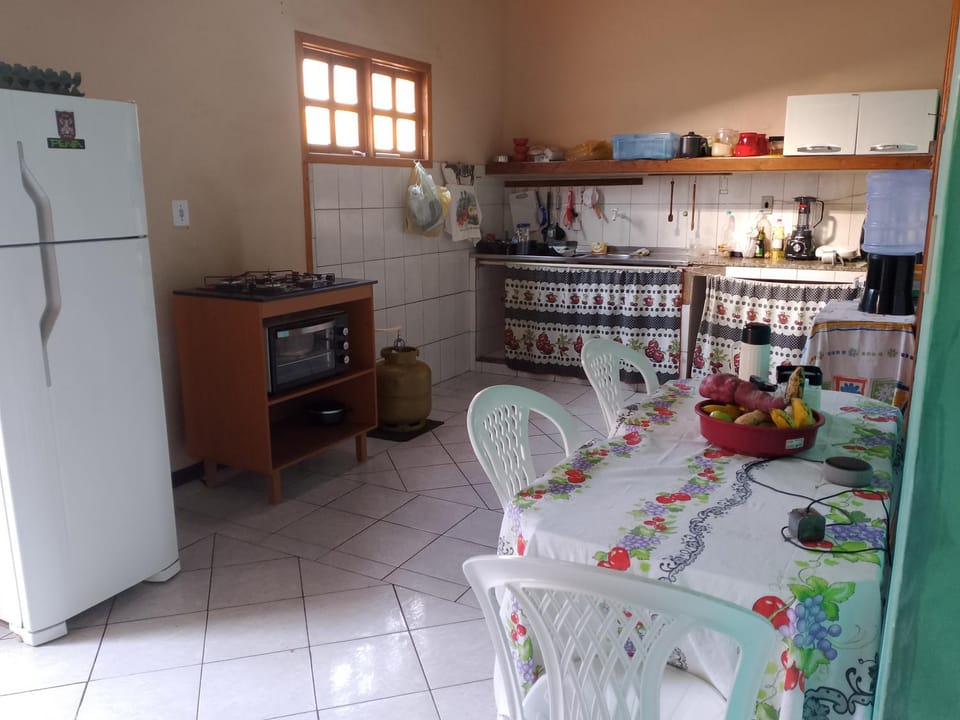 Kitchen or kitchenette, Dining area, oven, stove