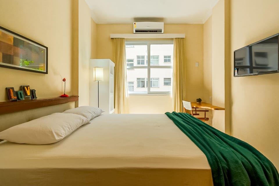 Bed, Bedroom, air conditioner