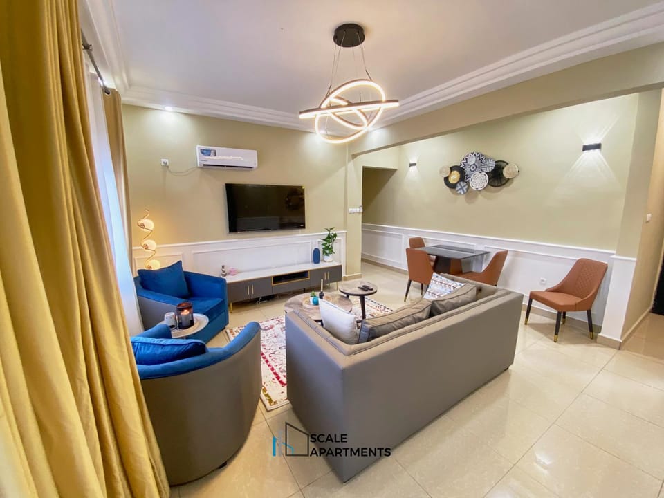 TV and multimedia, Living room, Seating area, Dining area
