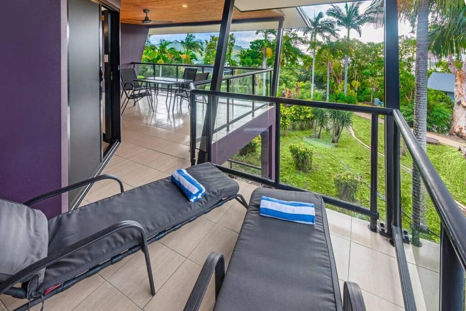 Patio, Natural landscape, Garden, Balcony/Terrace, Garden view
