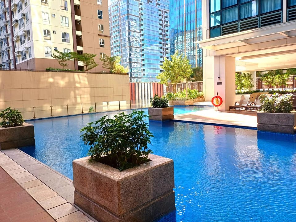 Pool view, Swimming pool, sunbed