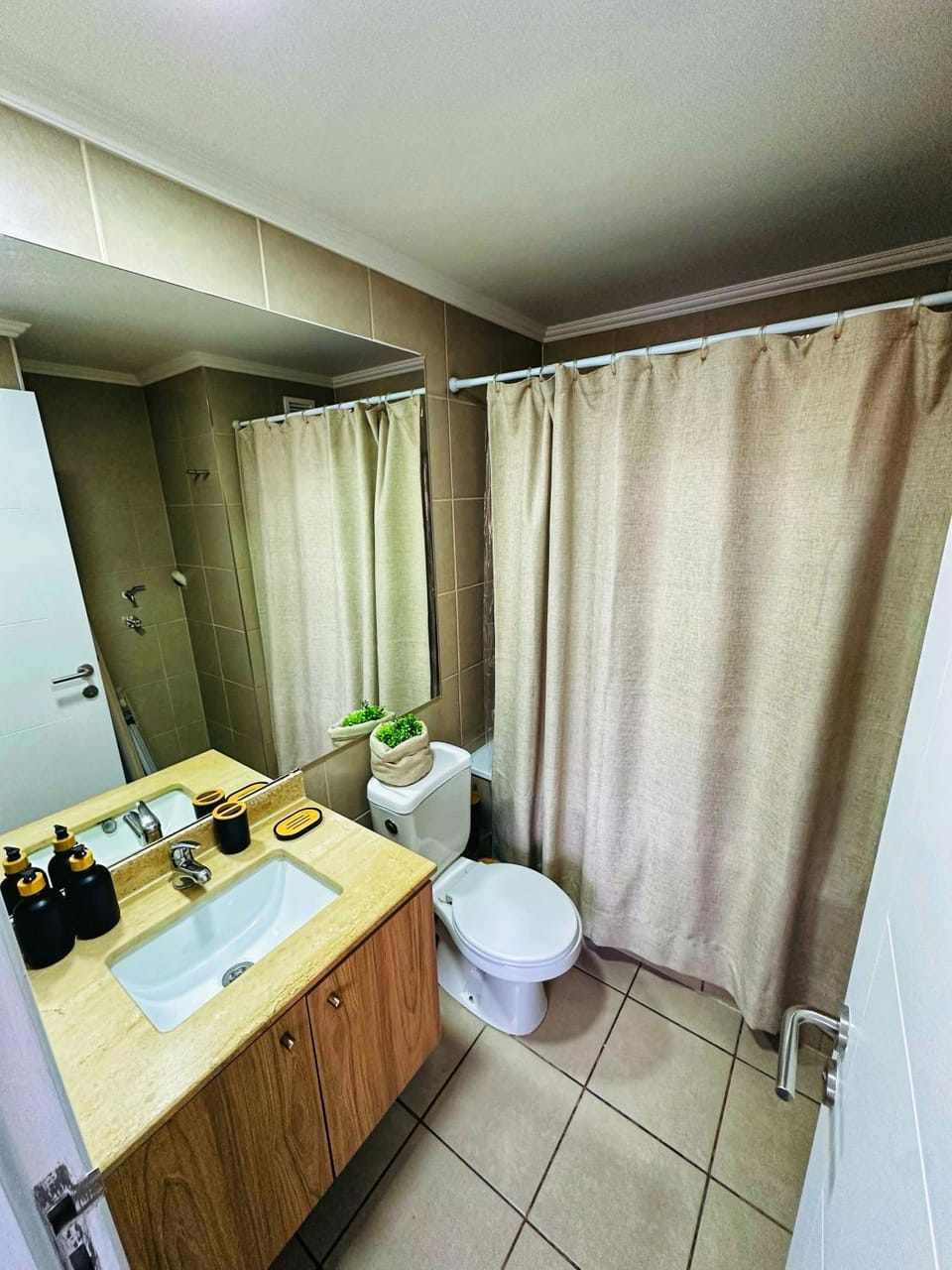 Bathroom, towels